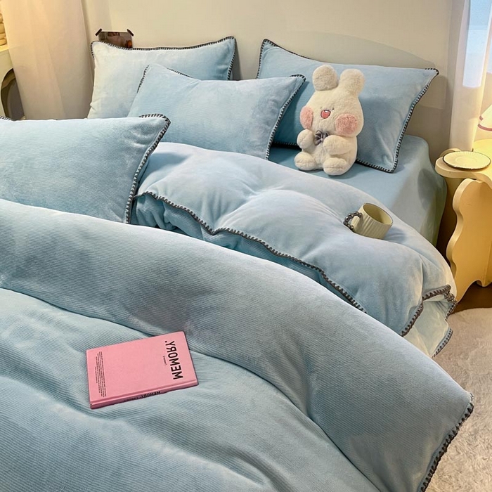 91家纺网 家纺一手货源 找家纺 ab家纺 2025新款贝壳边消光牛奶绒四件套 浅兰