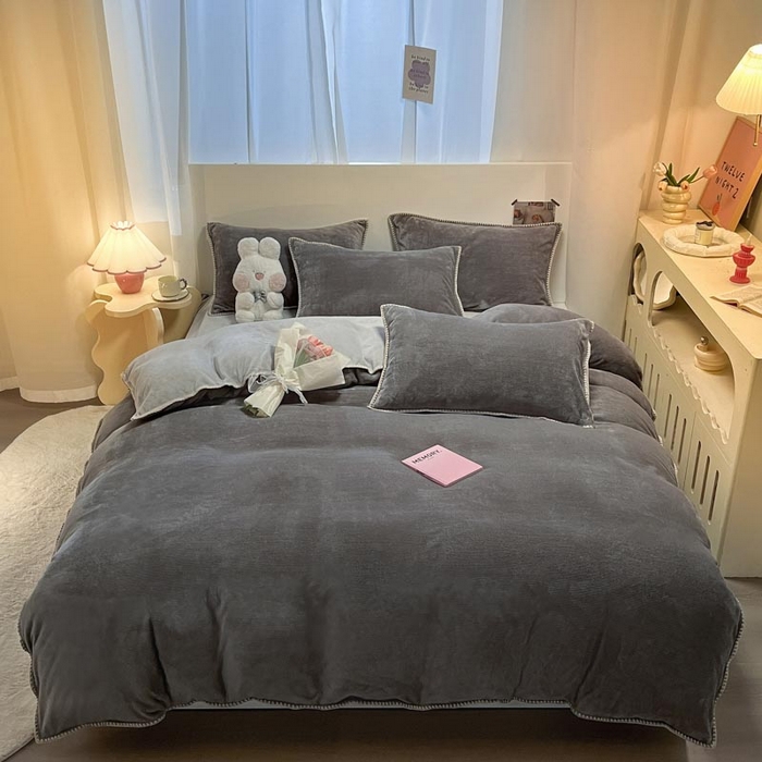 91家纺网 家纺一手货源 找家纺 ab家纺 2025新款贝壳边消光牛奶绒四件套 灰色