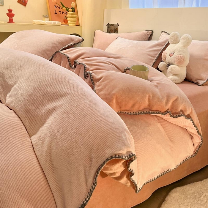 91家纺网 家纺一手货源 找家纺 ab家纺 2025新款贝壳边消光牛奶绒四件套 浅粉