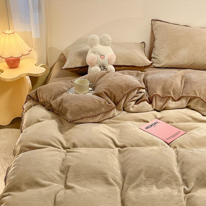 91家纺网 家纺一手货源 找家纺 ab家纺 2025新款贝壳边消光牛奶绒四件套 米灰