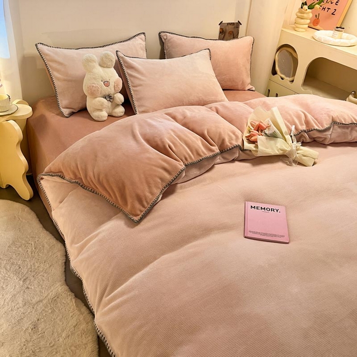 91家纺网 家纺一手货源 找家纺 ab家纺 2025新款贝壳边消光牛奶绒四件套 浅粉