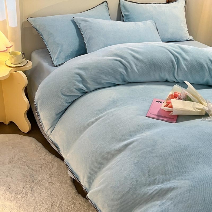 91家纺网 家纺一手货源 找家纺 ab家纺 2025新款贝壳边消光牛奶绒四件套 浅兰