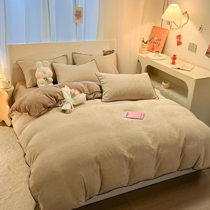 91家纺网 家纺一手货源 找家纺 ab家纺 2025新款贝壳边消光牛奶绒四件套 米灰