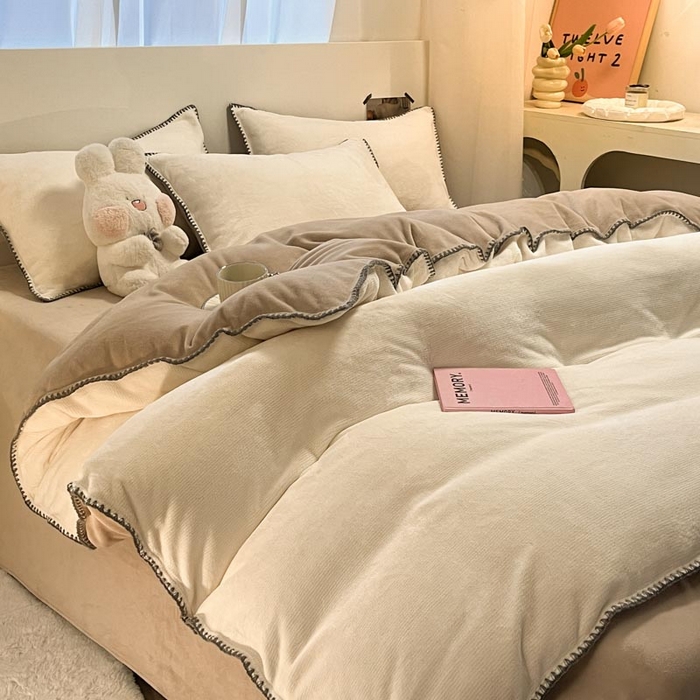 91家纺网 家纺一手货源 找家纺 ab家纺 2025新款贝壳边消光牛奶绒四件套 米白