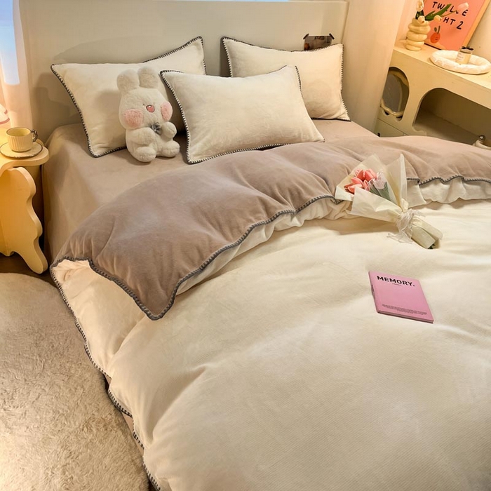 91家纺网 家纺一手货源 找家纺 ab家纺 2025新款贝壳边消光牛奶绒四件套 米白