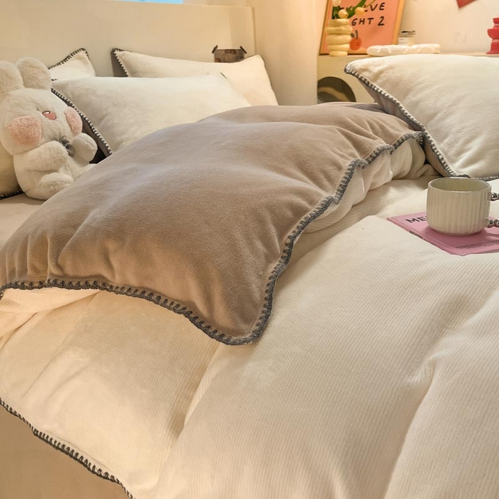 91家纺网 家纺一手货源 找家纺 ab家纺 2025新款贝壳边消光牛奶绒四件套 米白