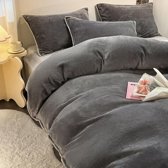 91家纺网 家纺一手货源 找家纺 ab家纺 2025新款贝壳边消光牛奶绒四件套 灰色