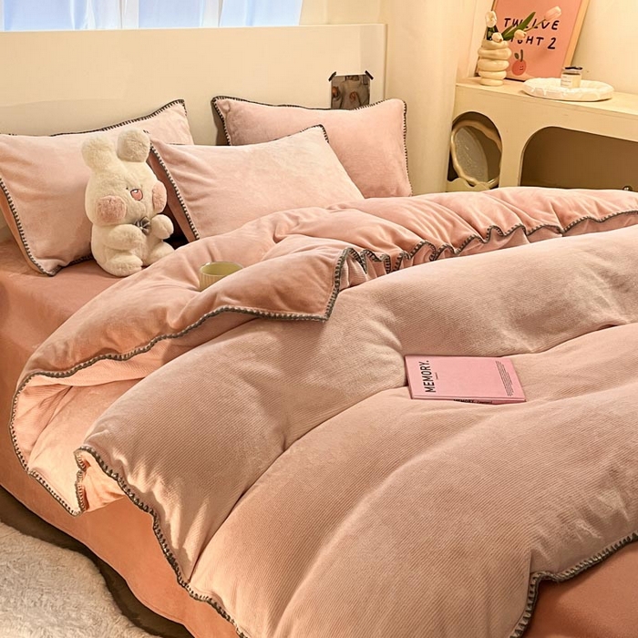 91家纺网 家纺一手货源 找家纺 ab家纺 2025新款贝壳边消光牛奶绒四件套 浅粉