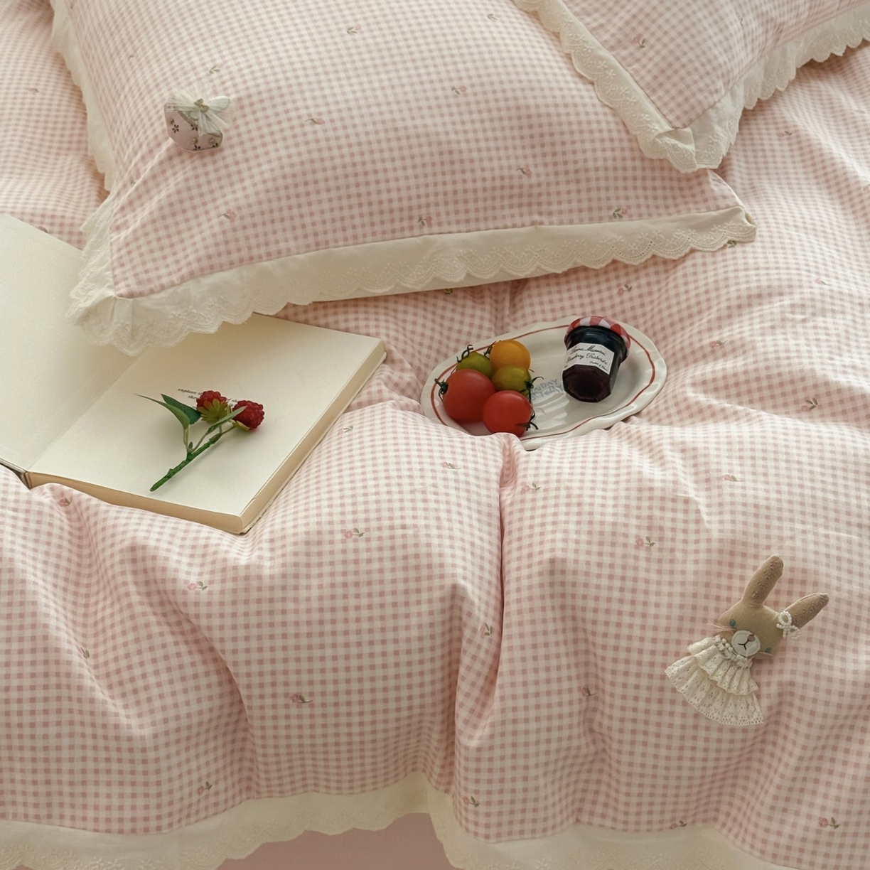 91家纺网 家纺一手货源 找家纺 （总）女子家纺 2025新款全棉韩版少女心格子蕾丝花边四件套（西西庄园）