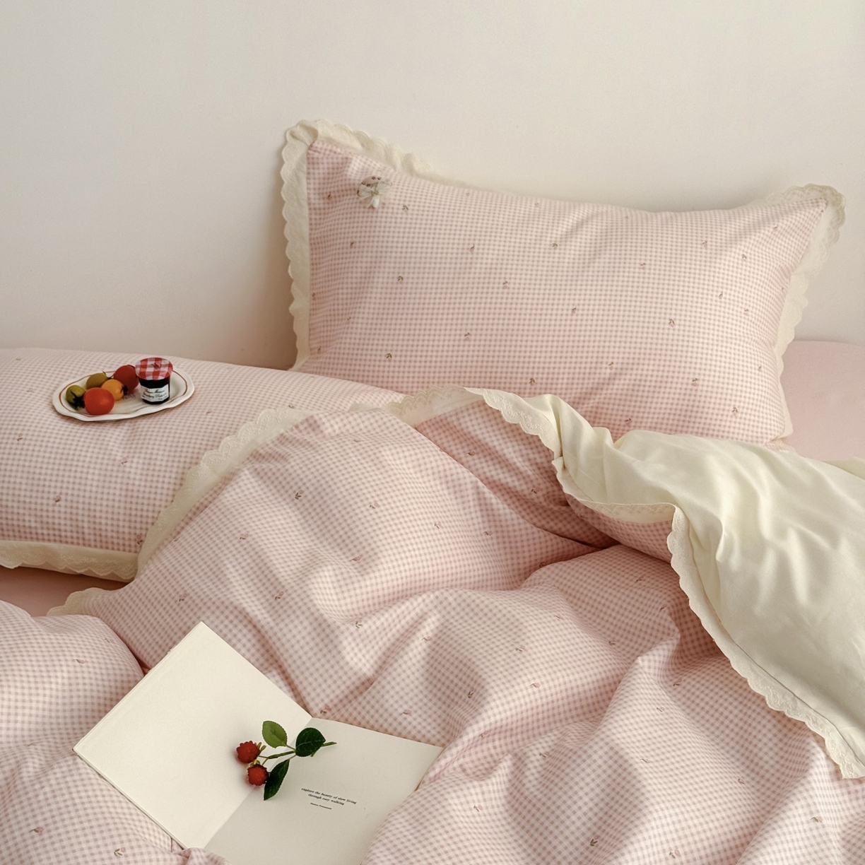 91家纺网 家纺一手货源 找家纺 （总）女子家纺 2025新款全棉韩版少女心格子蕾丝花边四件套（西西庄园）