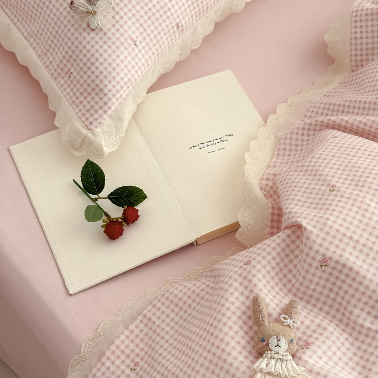 91家纺网 家纺一手货源 找家纺 （总）女子家纺 2025新款全棉韩版少女心格子蕾丝花边四件套（西西庄园）