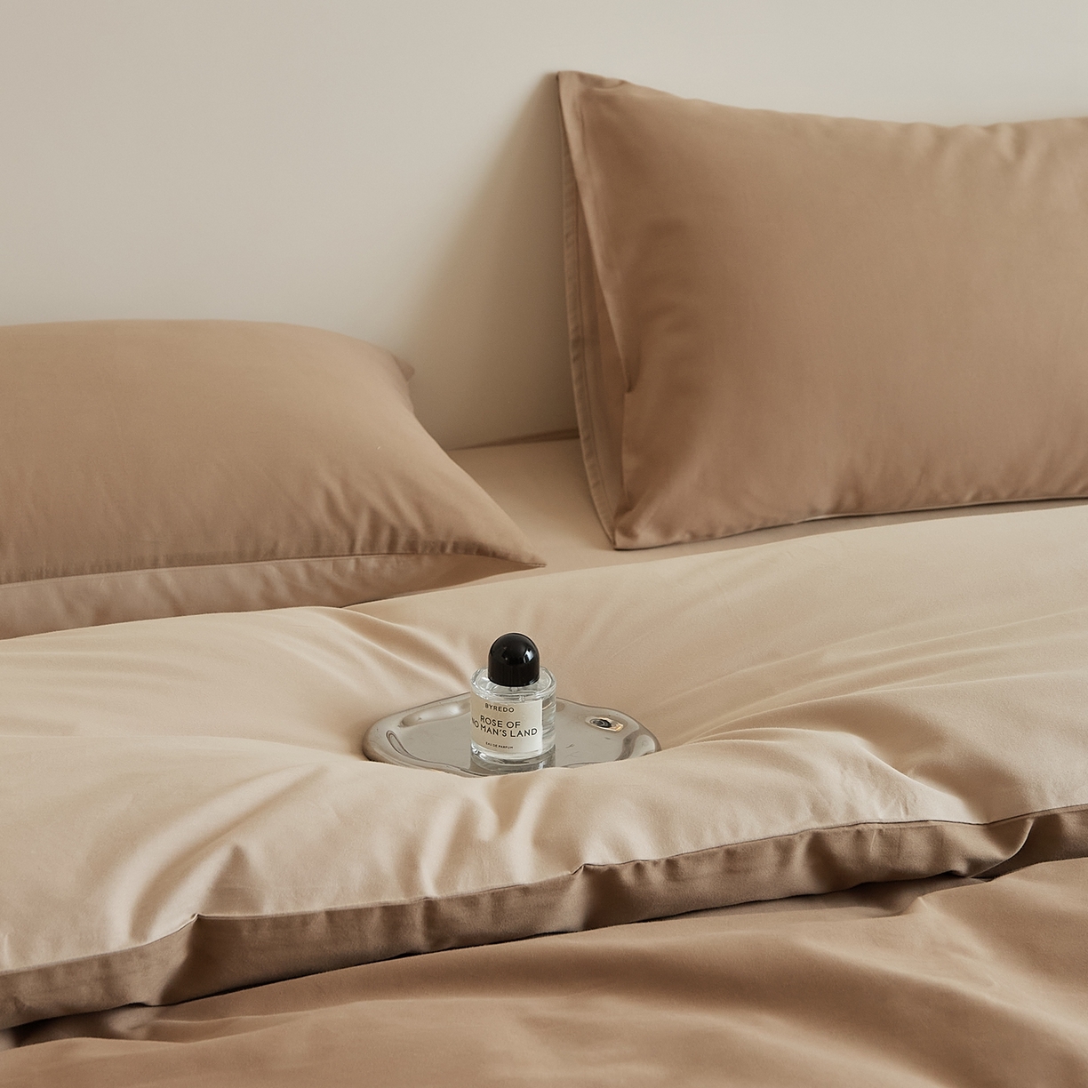 91家纺网 家纺一手货源 找家纺 禾时 2025新款A类全棉纯棉贡缎磨毛双拼色四件套 莫百草