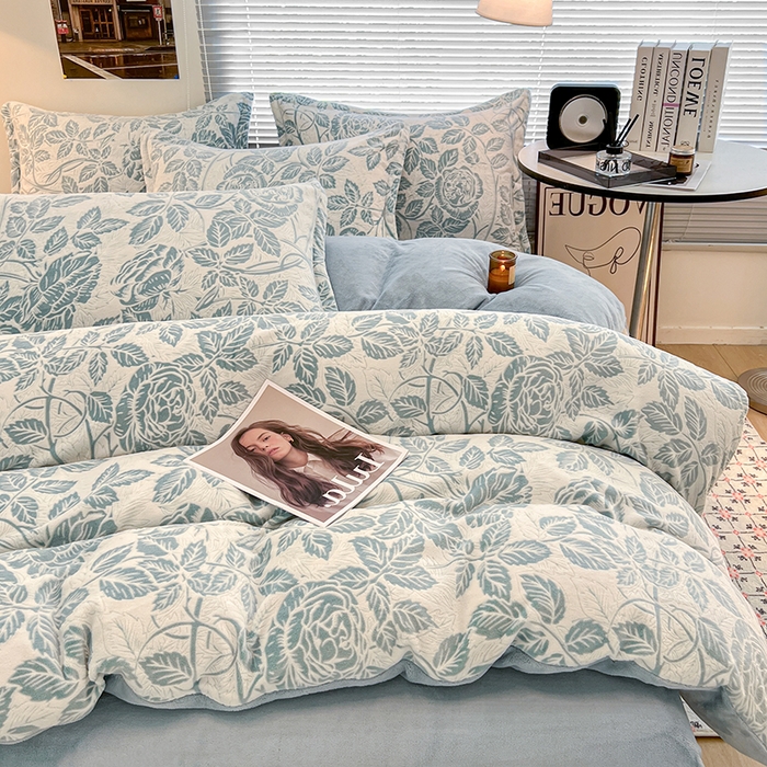 91家纺网 家纺一手货源 找家纺 倾慕家纺 2026新款舒适保暖立体浮雕绒系列单被套 爱意浓蓝