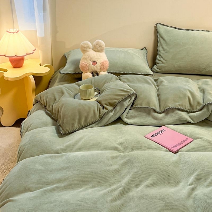 91家纺网 家纺一手货源 找家纺 ab家纺 2025新款贝壳边消光牛奶绒四件套 浅绿