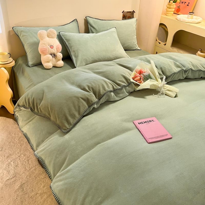 91家纺网 家纺一手货源 找家纺 ab家纺 2025新款贝壳边消光牛奶绒四件套 浅绿