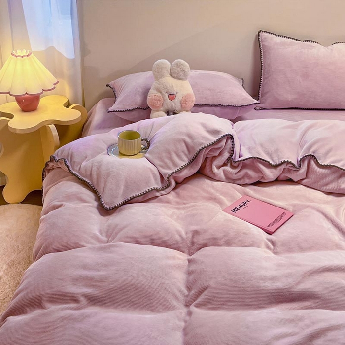 91家纺网 家纺一手货源 找家纺 ab家纺 2025新款贝壳边消光牛奶绒四件套 浅紫