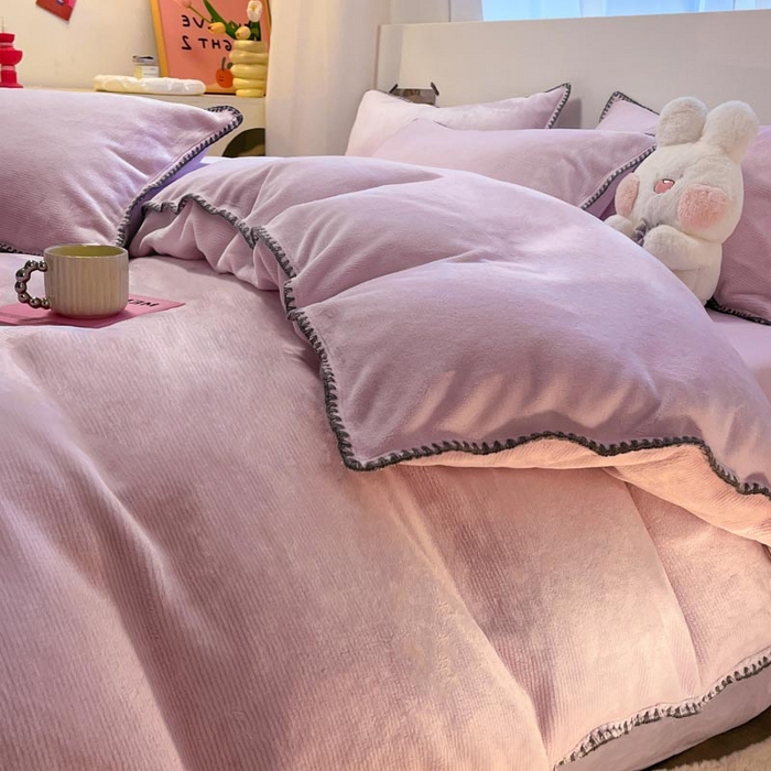 91家纺网 家纺一手货源 找家纺 ab家纺 2025新款贝壳边消光牛奶绒四件套 浅紫
