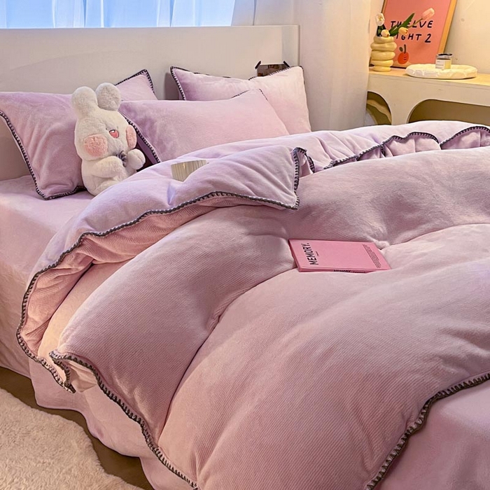 91家纺网 家纺一手货源 找家纺 ab家纺 2025新款贝壳边消光牛奶绒四件套 浅紫
