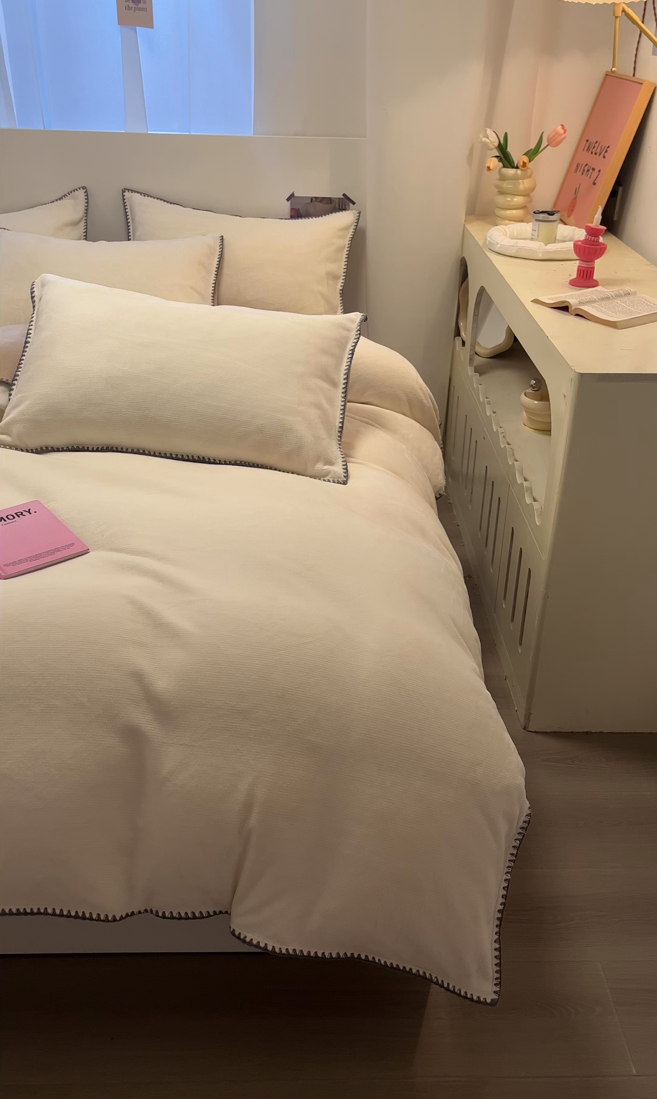 91家纺网 家纺一手货源 找家纺 ab家纺 2025新款贝壳边消光牛奶绒四件套 米白