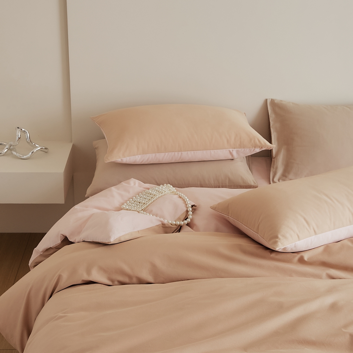 91家纺网 家纺一手货源 找家纺 禾时 2025新款A类全棉纯棉贡缎磨毛双拼色四件套 奶咖