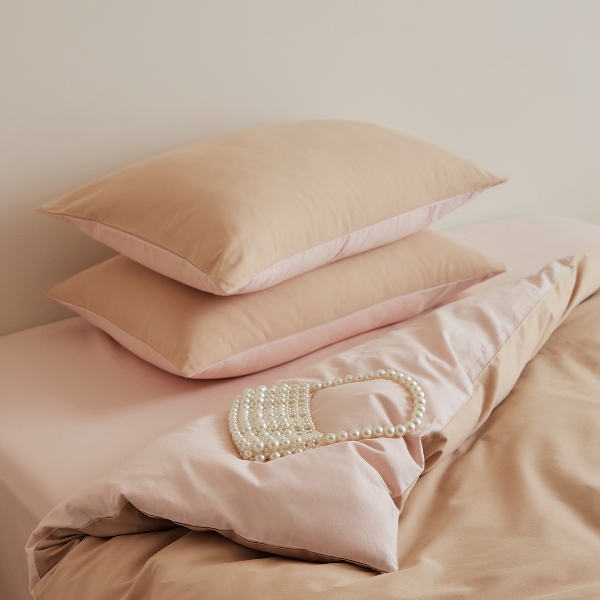 91家纺网 家纺一手货源 找家纺 禾时 2025新款A类全棉纯棉贡缎磨毛双拼色四件套 奶咖