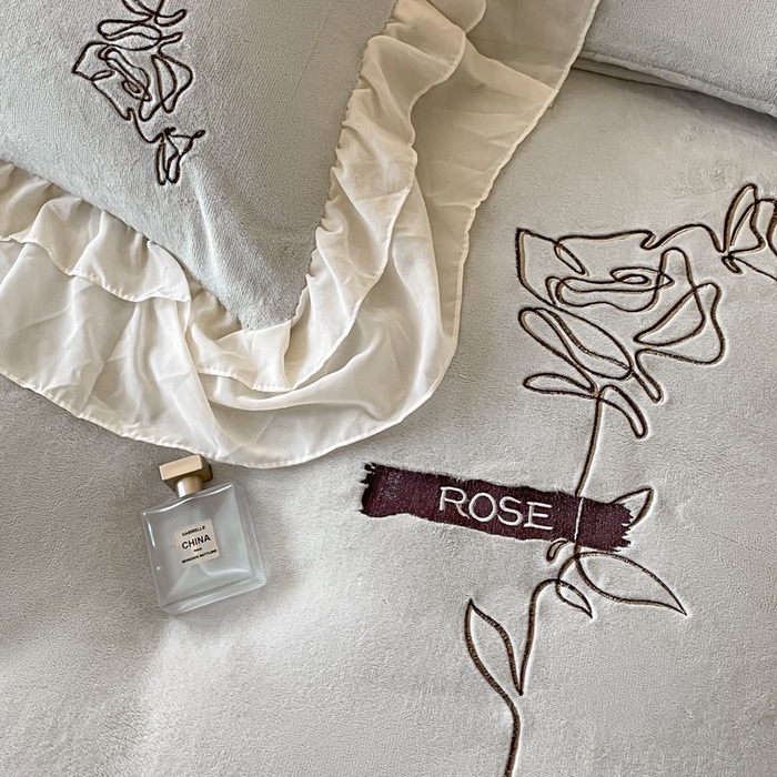 91家纺网 家纺一手货源 找家纺 ab家纺 2025新款高克重牛奶绒四件套-初恋 初恋嫩绿