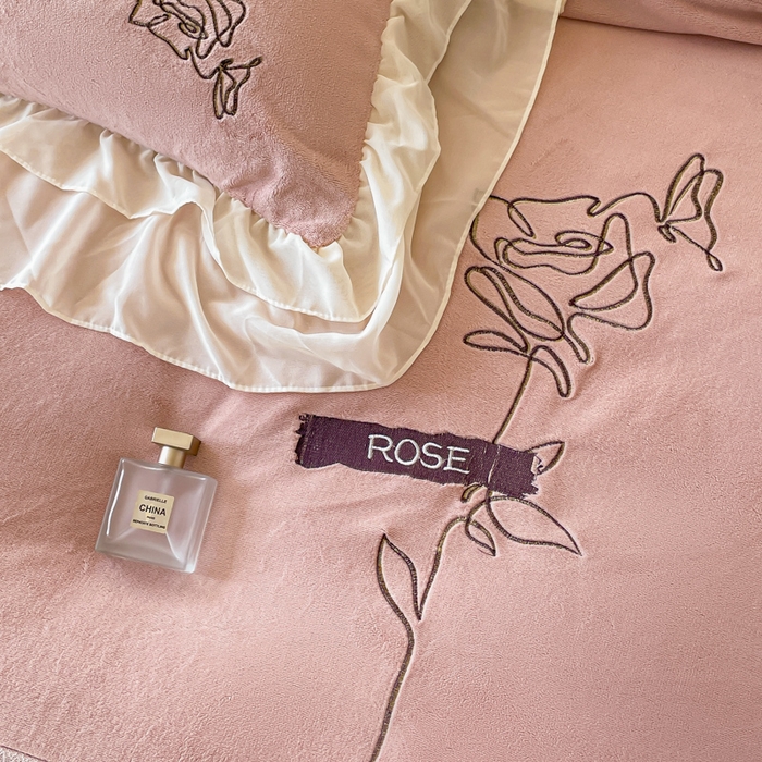 91家纺网 家纺一手货源 找家纺 ab家纺 2025新款高克重牛奶绒四件套-初恋 初恋藕粉