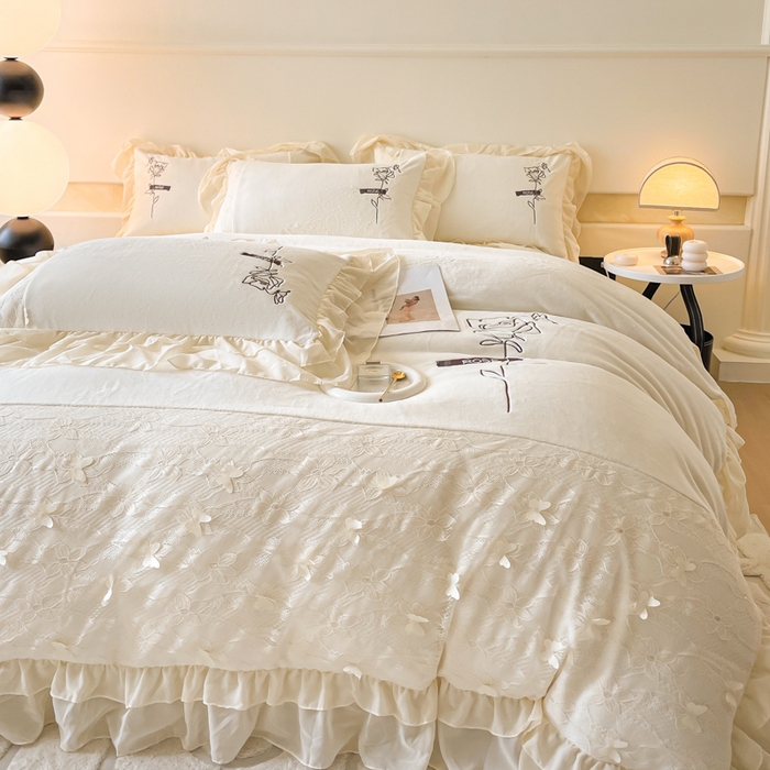 91家纺网 家纺一手货源 找家纺 ab家纺 2025新款高克重牛奶绒四件套-初恋 初恋米月白