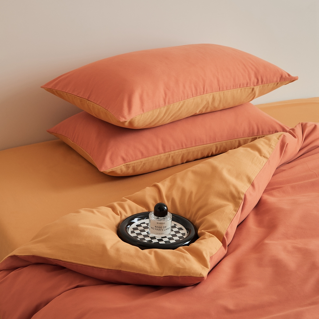 91家纺网 家纺一手货源 找家纺 禾时 2025新款A类全棉纯棉贡缎磨毛双拼色四件套 暖阳