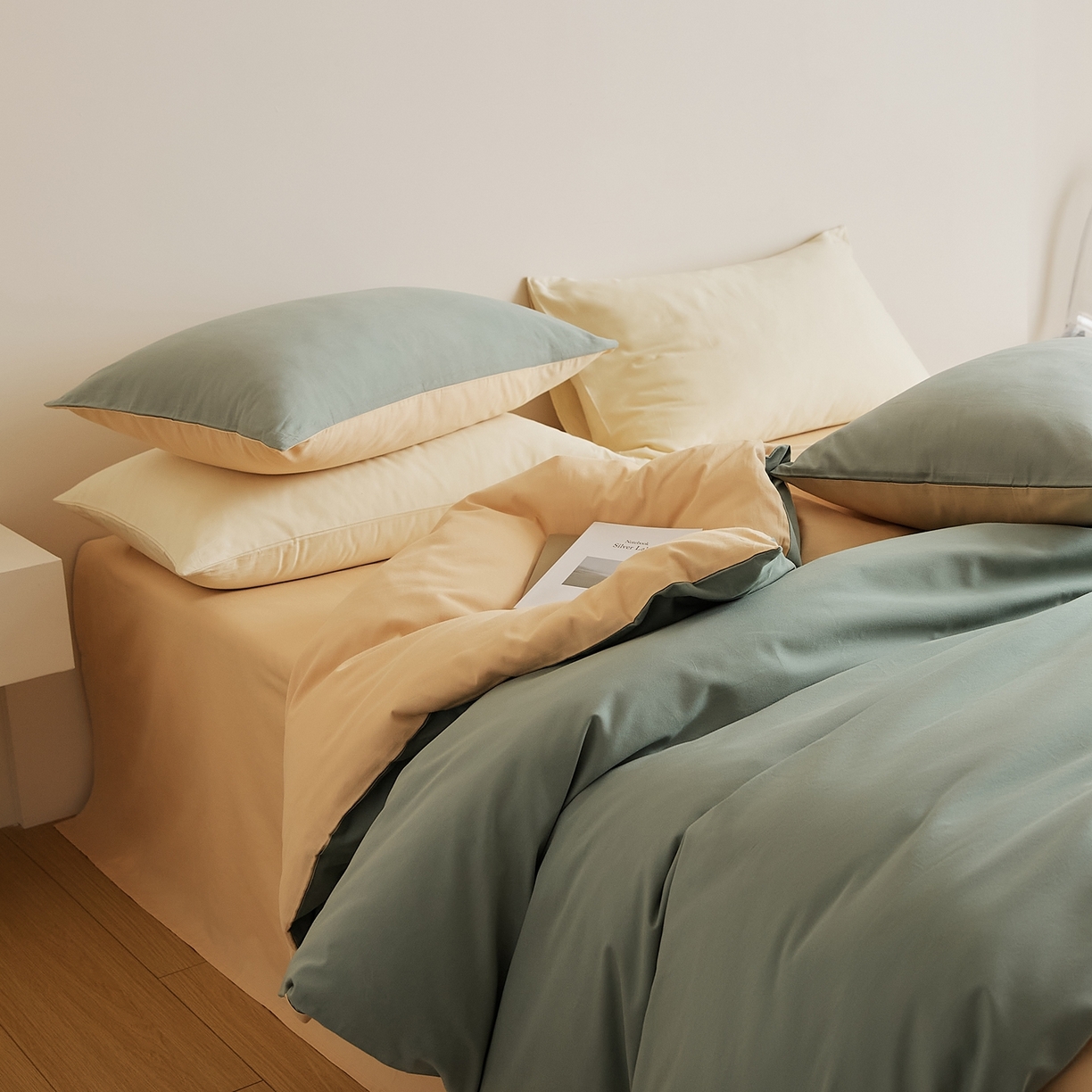 91家纺网 家纺一手货源 找家纺 禾时 2025新款A类全棉纯棉贡缎磨毛双拼色四件套 松风