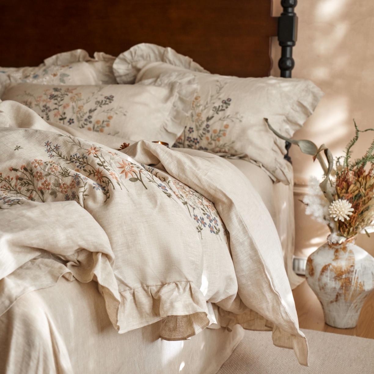 91家纺网 家纺一手货源 找家纺 安莱生活 2025新款百分百纯亚麻重工艺刺绣四件套 春华-雨露