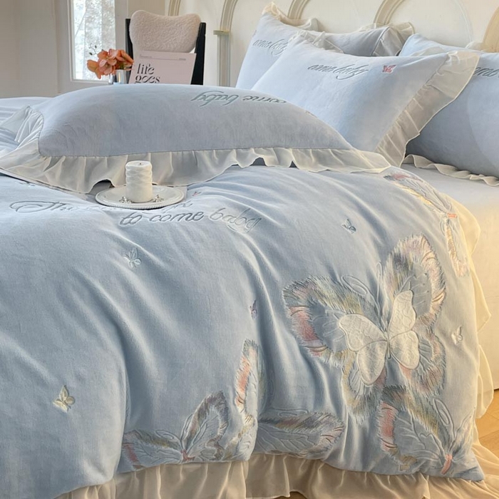 91家纺网 家纺一手货源 找家纺 ab家纺 2025新款厚实保暖牛奶绒四件套-碟鸢 碟鸢-蓝色