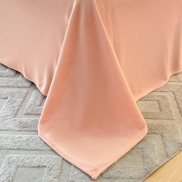 91家纺网 家纺一手货源 找家纺 ab家纺 2025新款厚实保暖牛奶绒四件套-碟鸢 碟鸢-白粉