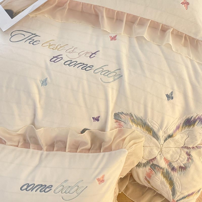 91家纺网 家纺一手货源 找家纺 ab家纺 2025新款厚实保暖牛奶绒四件套-碟鸢 碟鸢-白粉