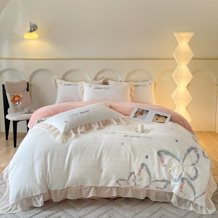 91家纺网 家纺一手货源 找家纺 ab家纺 2025新款厚实保暖牛奶绒四件套-碟鸢 碟鸢-白粉