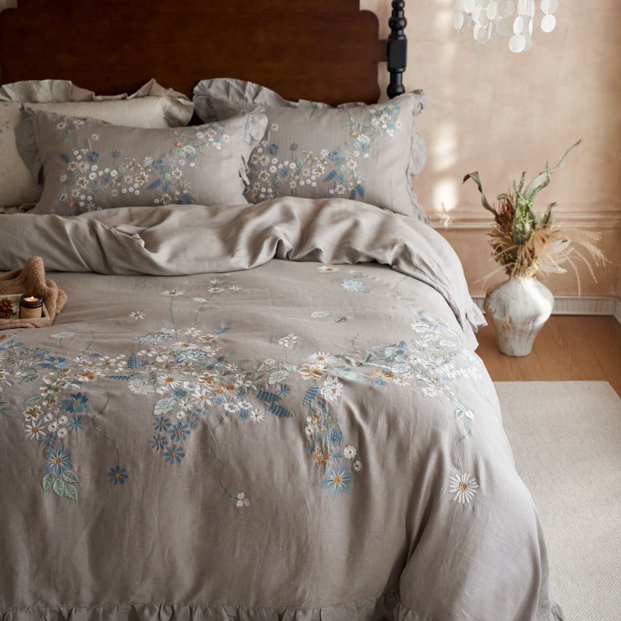 91家纺网 家纺一手货源 找家纺 安莱生活 2025新款百分百纯亚麻重工艺刺绣四件套 花非花-霓灰