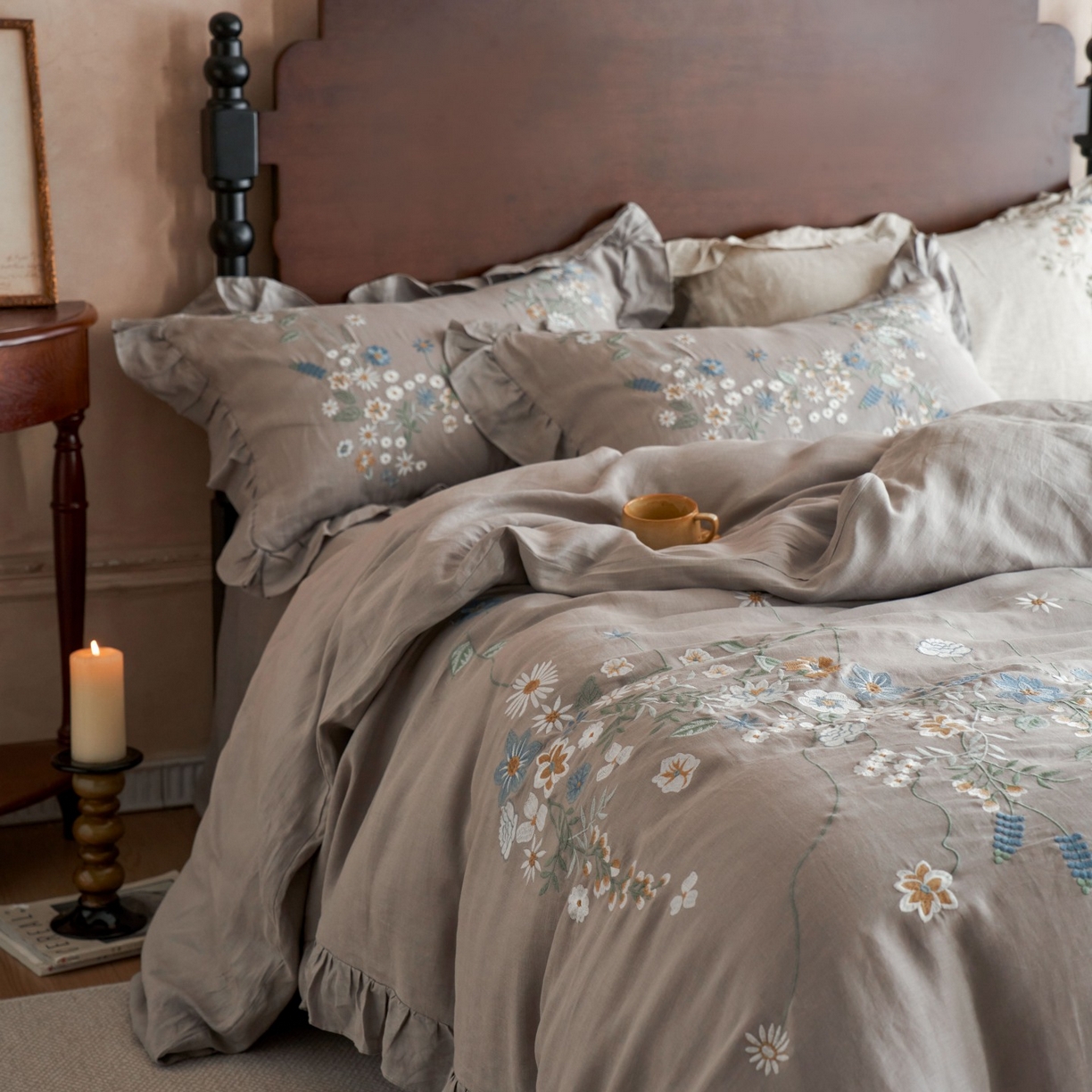 91家纺网 家纺一手货源 找家纺 安莱生活 2025新款百分百纯亚麻重工艺刺绣四件套 花非花-霓灰