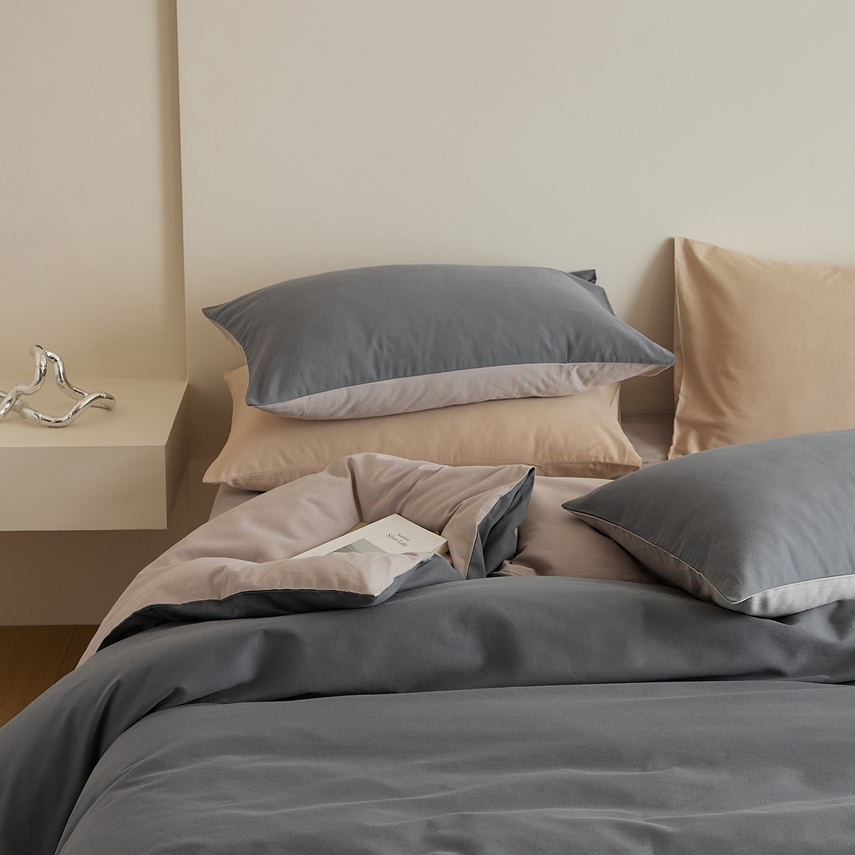 91家纺网 家纺一手货源 找家纺 禾时 2025新款A类全棉纯棉贡缎磨毛双拼色四件套 钛苏