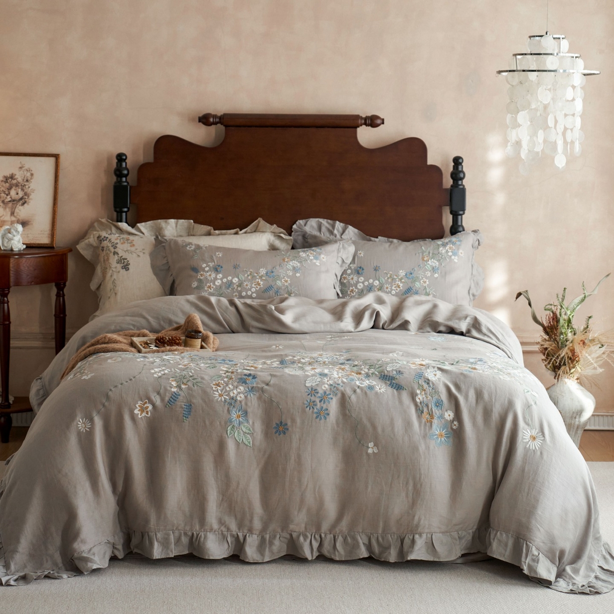 91家纺网 家纺一手货源 找家纺 安莱生活 2025新款百分百纯亚麻重工艺刺绣四件套 花非花-霓灰