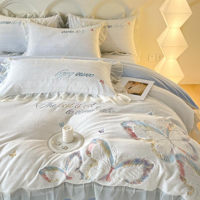 91家纺网 家纺一手货源 找家纺 ab家纺 2025新款厚实保暖牛奶绒四件套-碟鸢 碟鸢 -蓝白