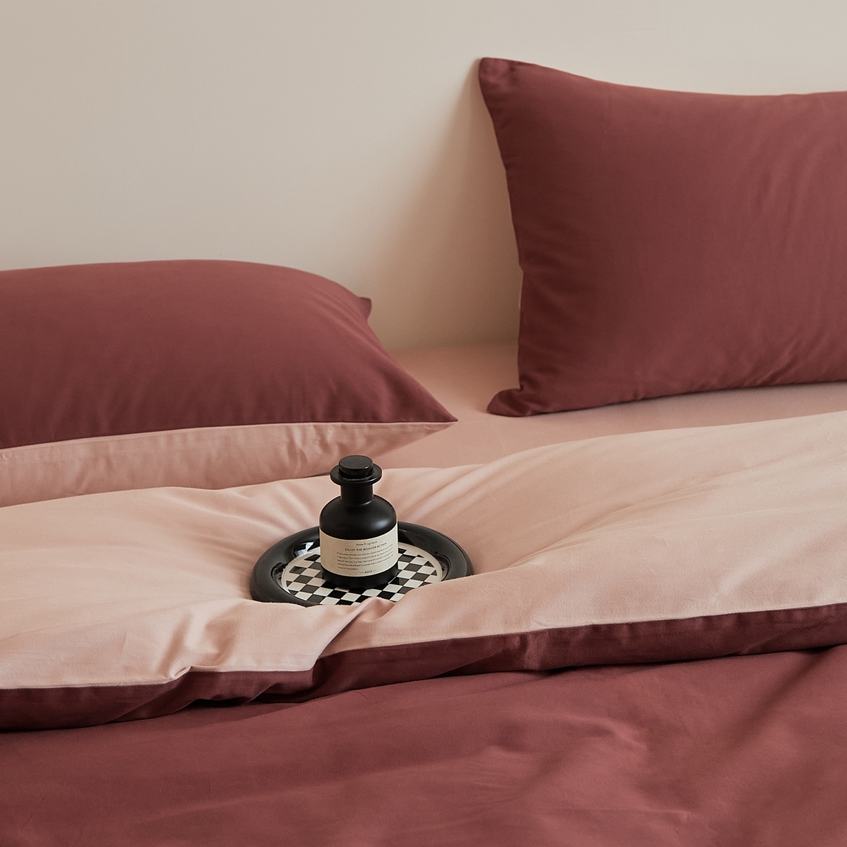 91家纺网 家纺一手货源 找家纺 禾时 2025新款A类全棉纯棉贡缎磨毛双拼色四件套 维粉