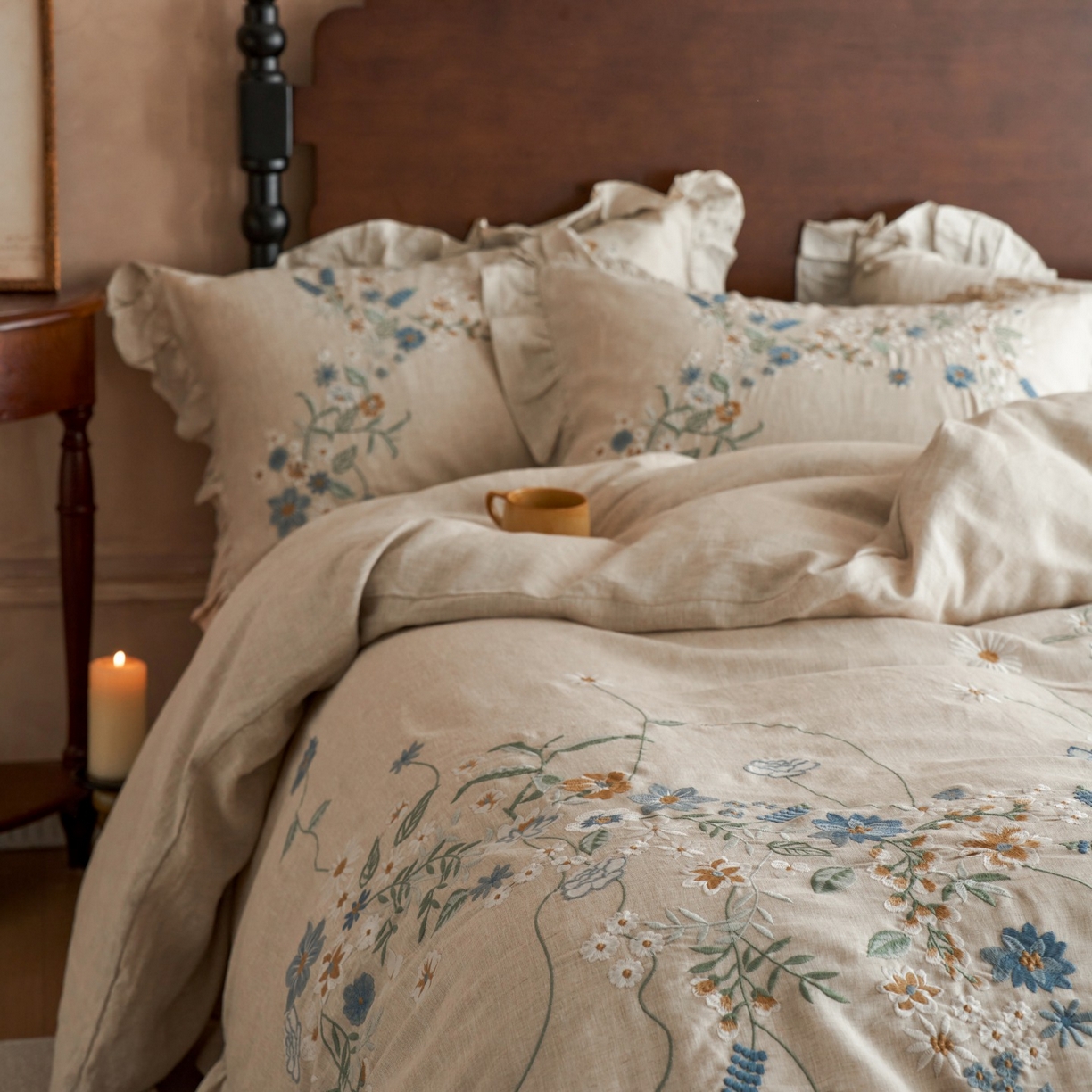 91家纺网 家纺一手货源 找家纺 安莱生活 2025新款百分百纯亚麻重工艺刺绣四件套 花非花-雨露