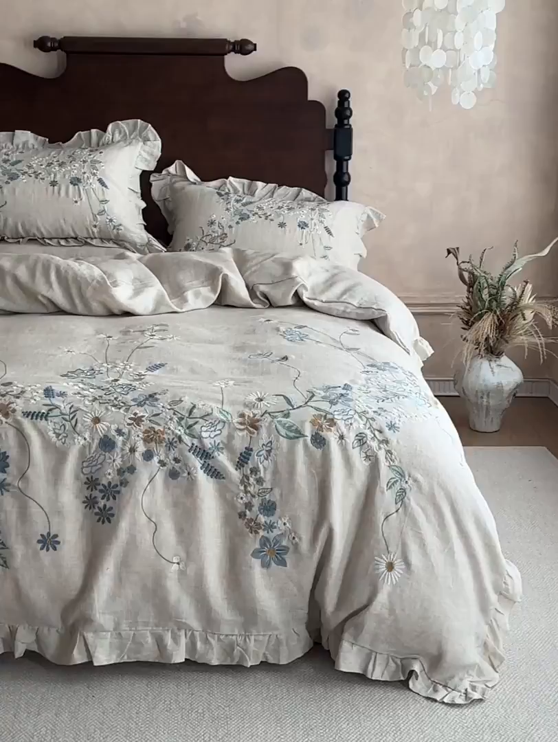 91家纺网 家纺一手货源 找家纺 安莱生活 2025新款百分百纯亚麻重工艺刺绣四件套 花非花-雨露
