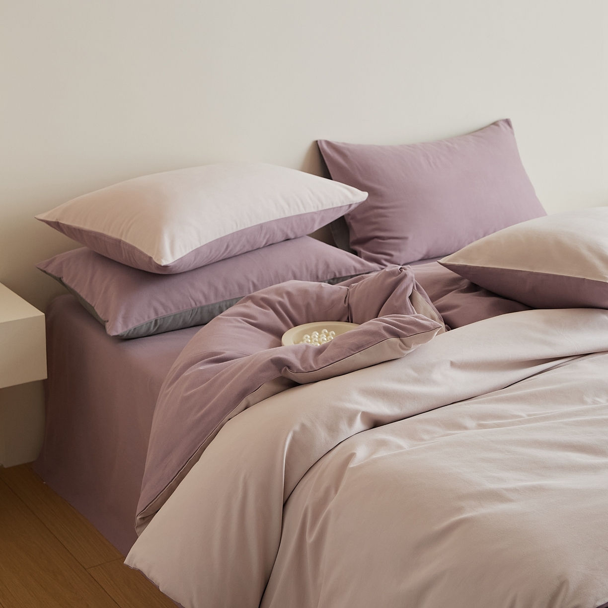 91家纺网 家纺一手货源 找家纺 禾时 2025新款A类全棉纯棉贡缎磨毛双拼色四件套 溪紫