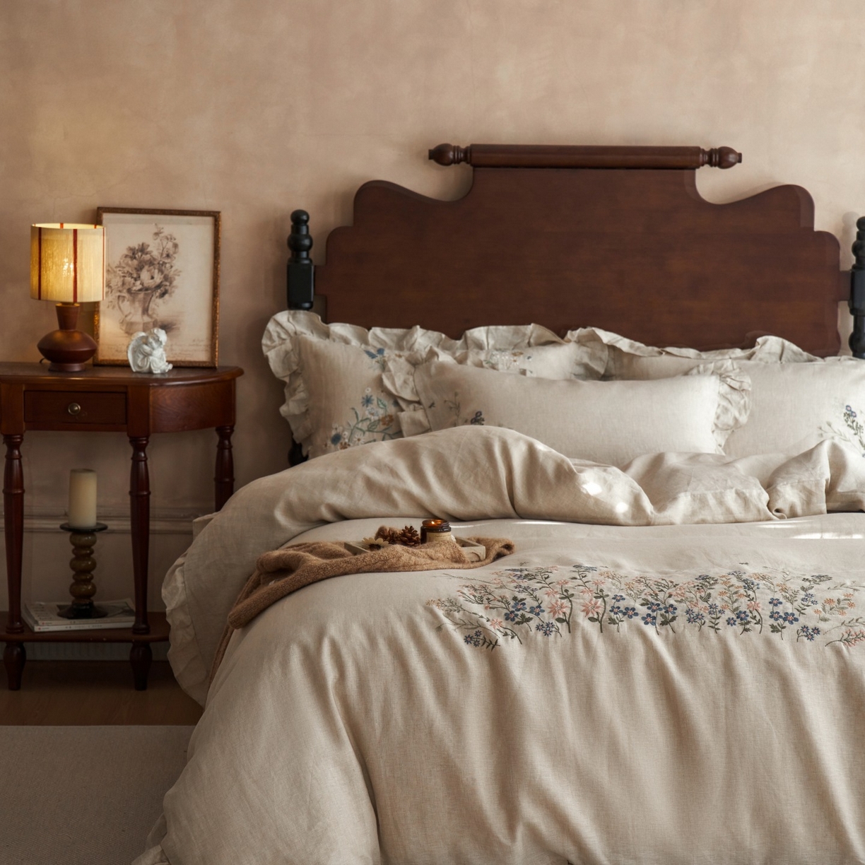 91家纺网 家纺一手货源 找家纺 安莱生活 2025新款百分百纯亚麻重工艺刺绣四件套 千寻-雨露