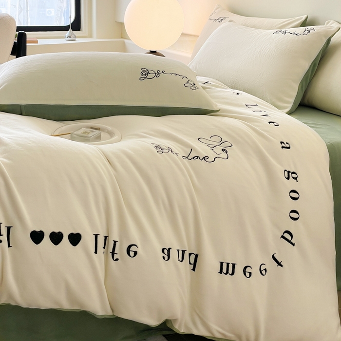 91家纺网 家纺一手货源 找家纺 （总）ab家纺 2025新款字母绣花牛奶绒四件套-都市生活