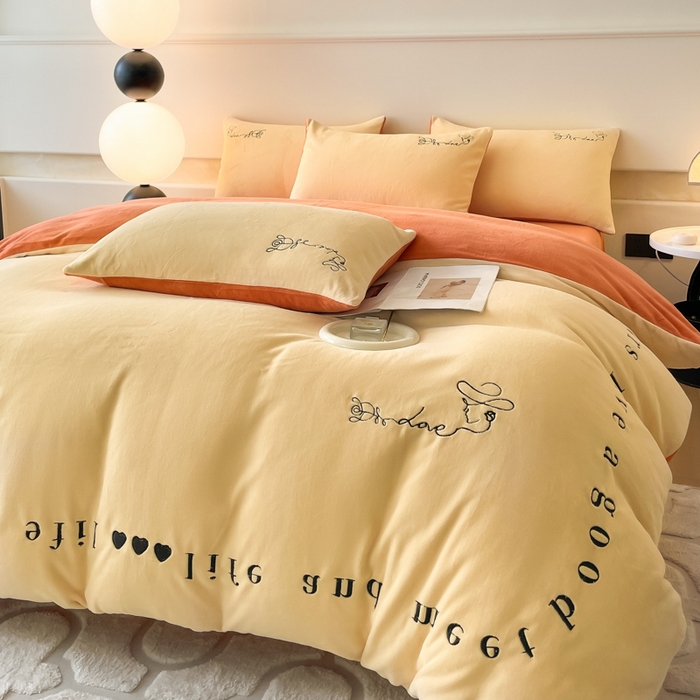 91家纺网 家纺一手货源 找家纺 ab家纺 2025新款字母绣花牛奶绒四件套-都市生活 都市生活柠萌黄-橙