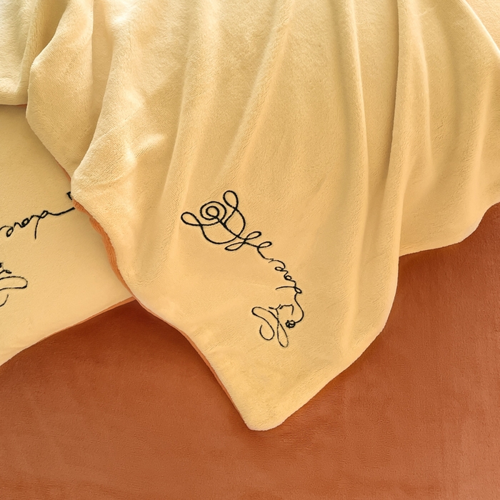 91家纺网 家纺一手货源 找家纺 ab家纺 2025新款字母绣花牛奶绒四件套-都市生活 都市生活柠萌黄-橙