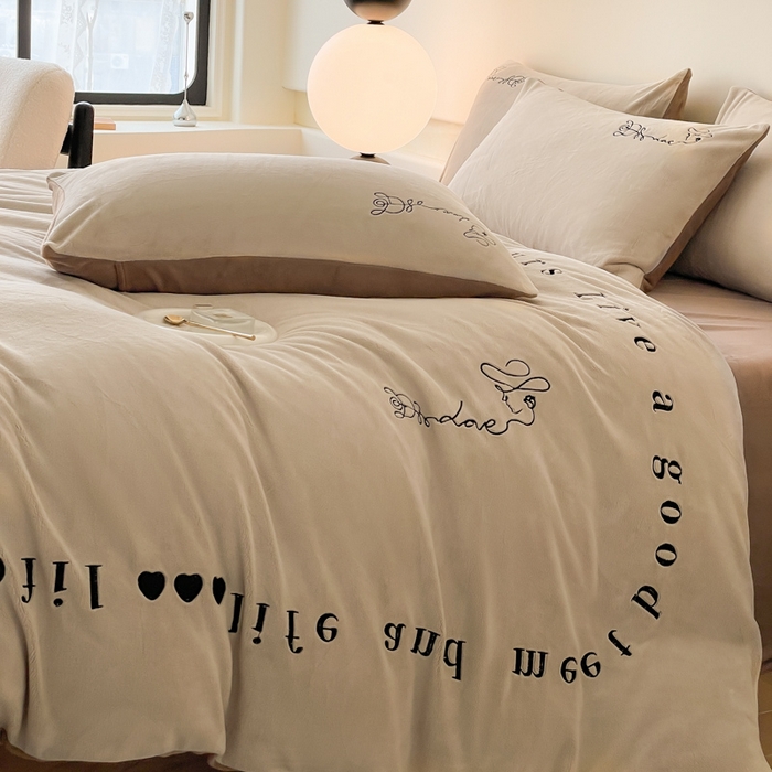 91家纺网 家纺一手货源 找家纺 ab家纺 2025新款字母绣花牛奶绒四件套-都市生活 都市生活柯蓝灰咖