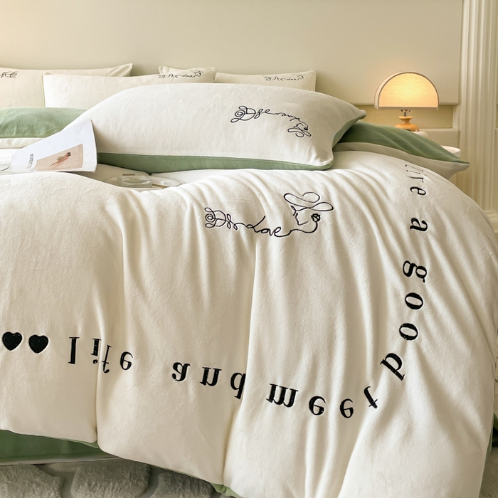 91家纺网 家纺一手货源 找家纺 ab家纺 2025新款字母绣花牛奶绒四件套-都市生活 都市生活白-绿